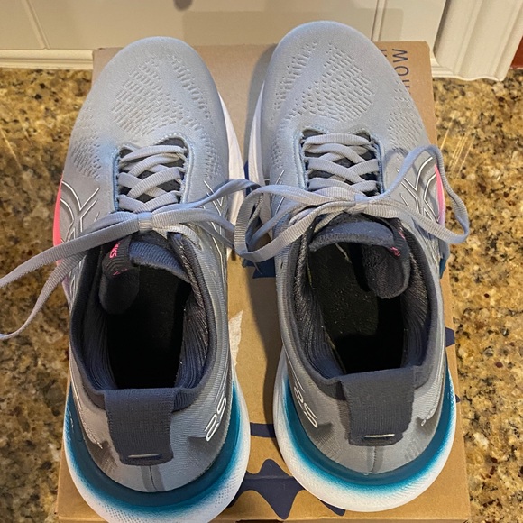 Asics Gel-Nimbus 25 Shoes - Gray with Pink and Blue Gradient - Picture 3 of 8